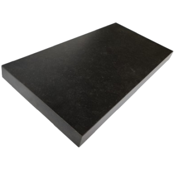 Parapet z granitu Nero Zimbabwe Satyna szerokość 35cm grubość 2cm
